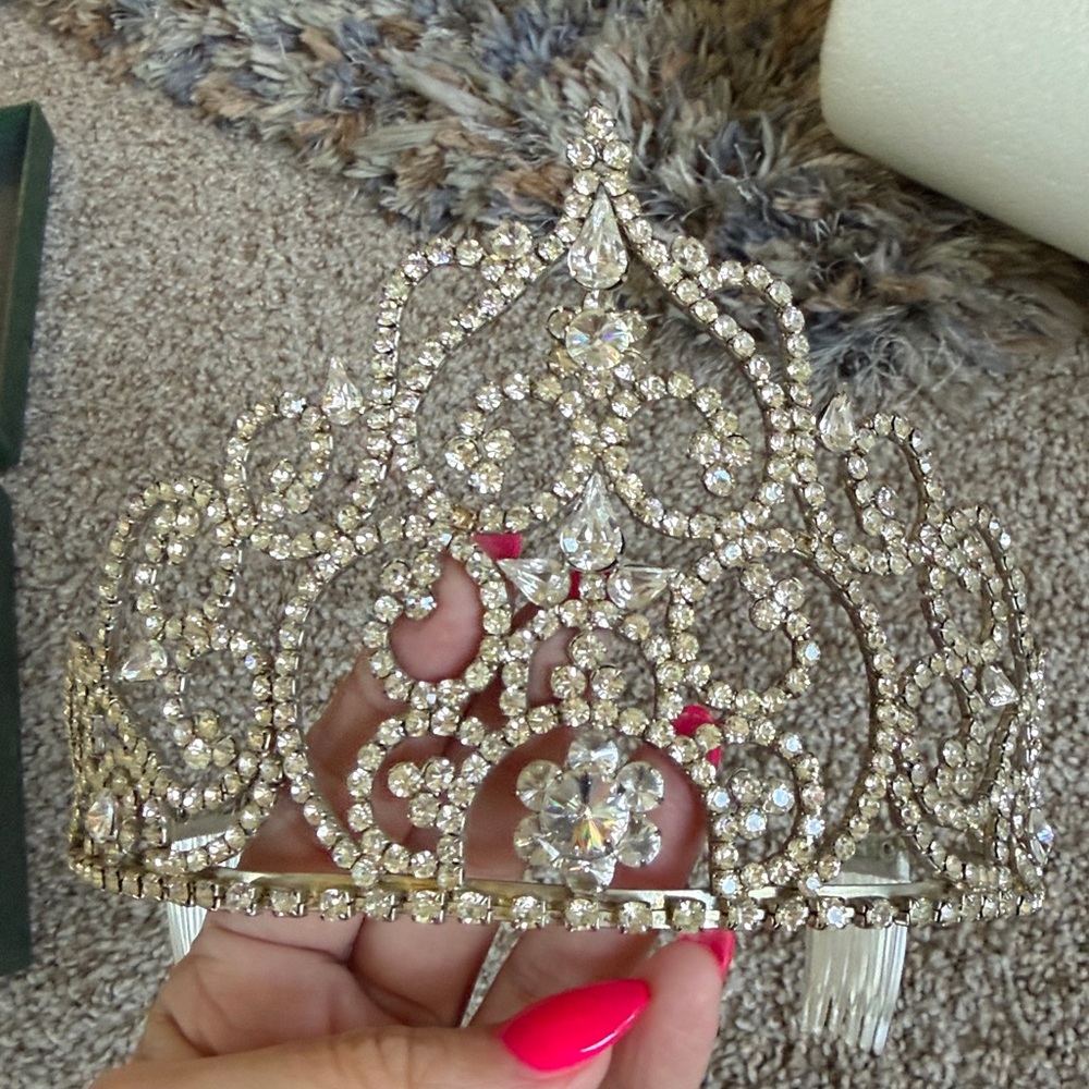 Vintage Rhinestone Tiara Silver Bridal Crown Pageant Prom Costume - Picture 9 of 9